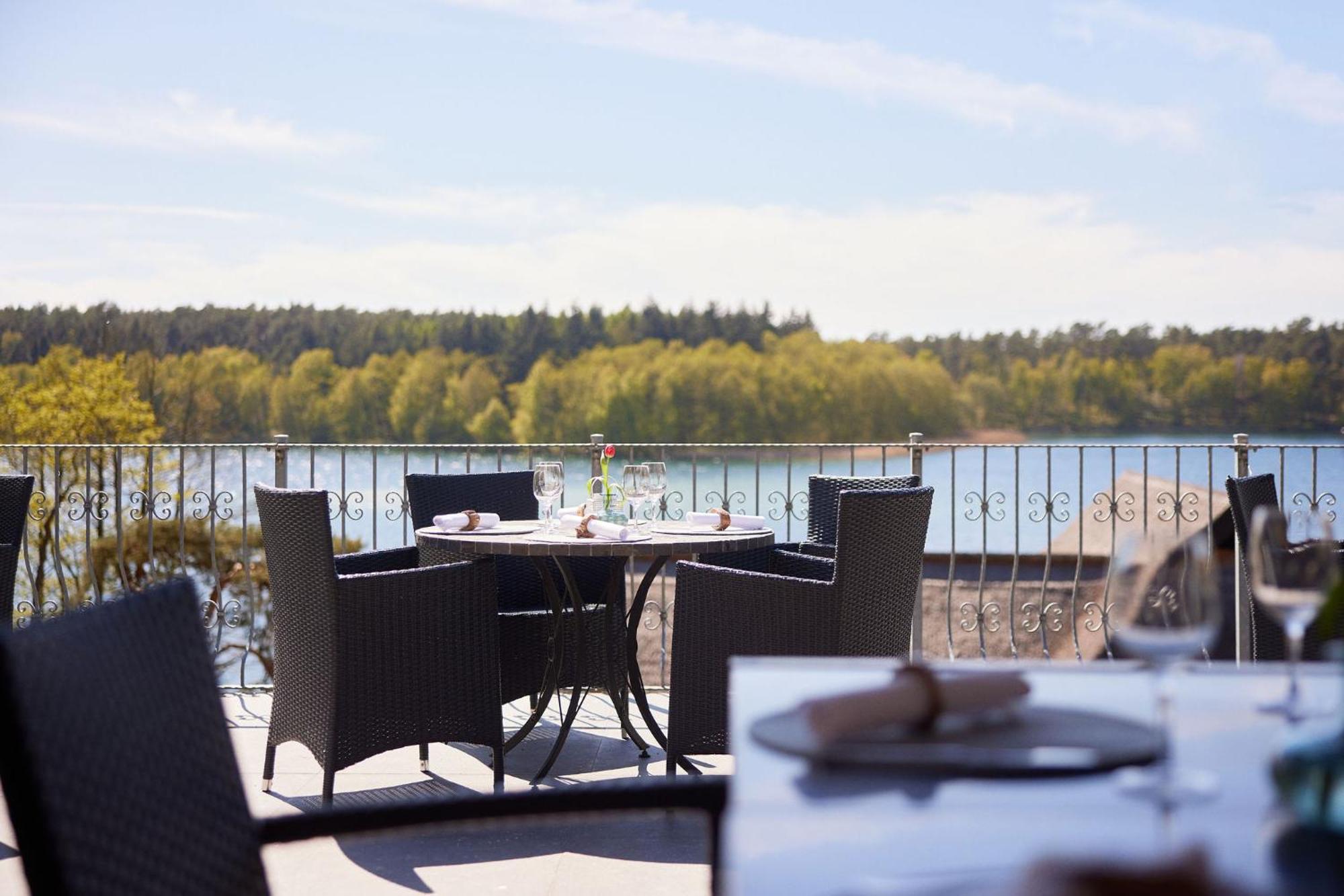 Van Der Valk Naturresort Drewitz Nossentiner Huette Extérieur photo