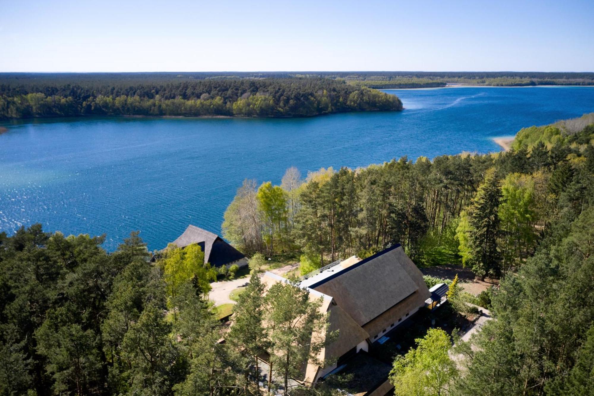 Van Der Valk Naturresort Drewitz Nossentiner Huette Extérieur photo