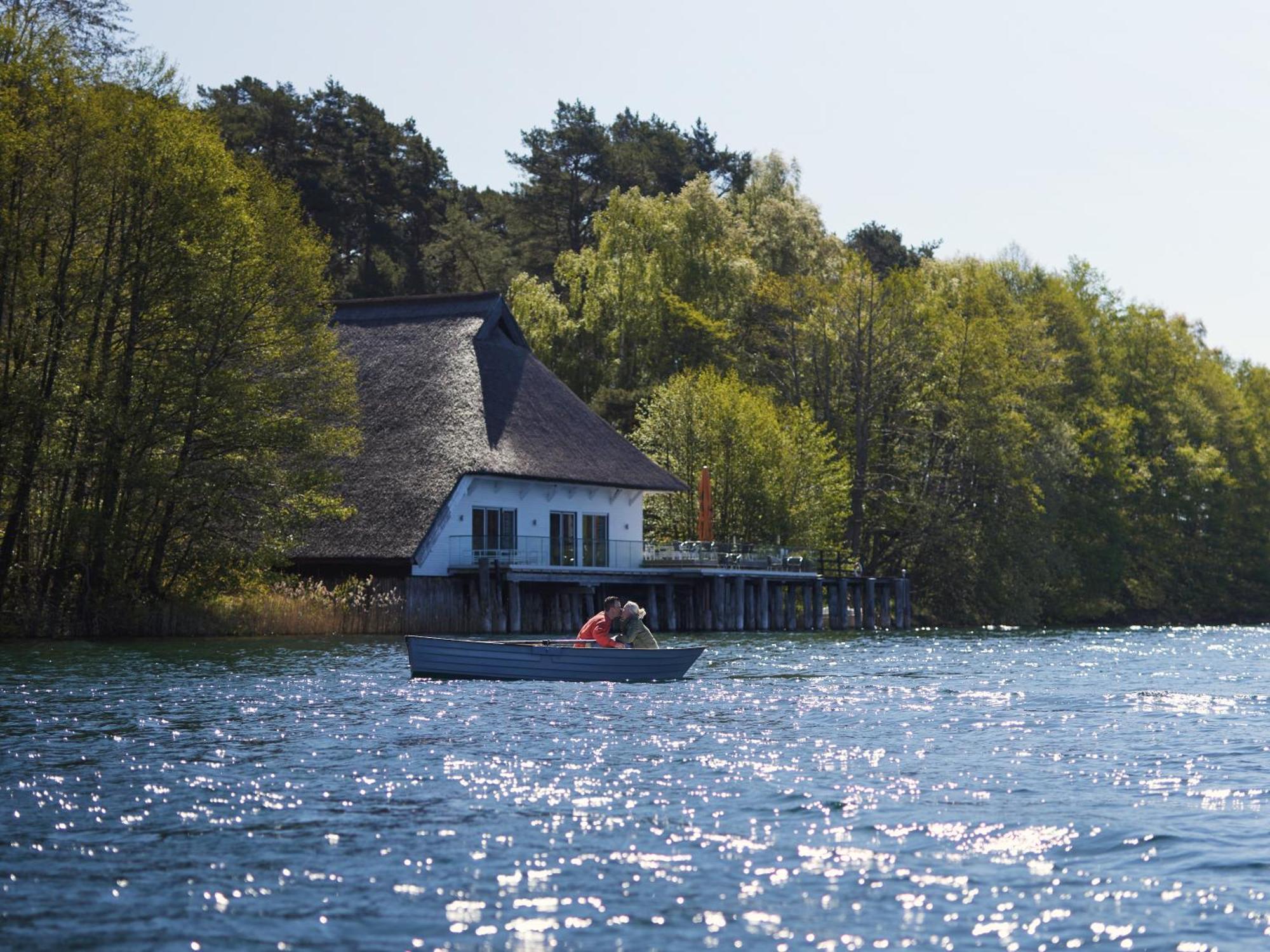 Van Der Valk Naturresort Drewitz Nossentiner Huette Extérieur photo